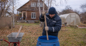 Бочка с водой не лопнет даже в лютый мороз: хитрый трюк опытных садоводов